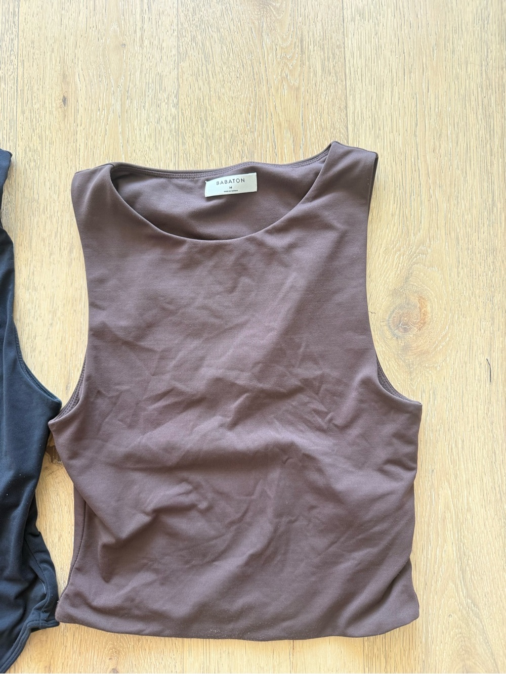 Aritzia Babaton Chocolate Brown Sleeveless Crewneck Tank